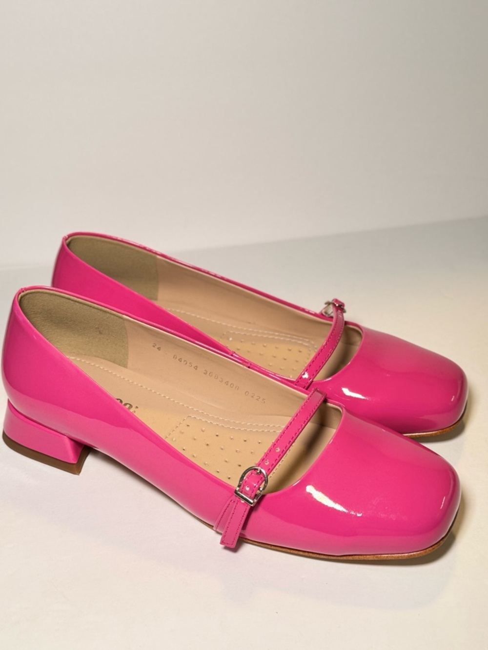 Women’s Hot Pink Flats